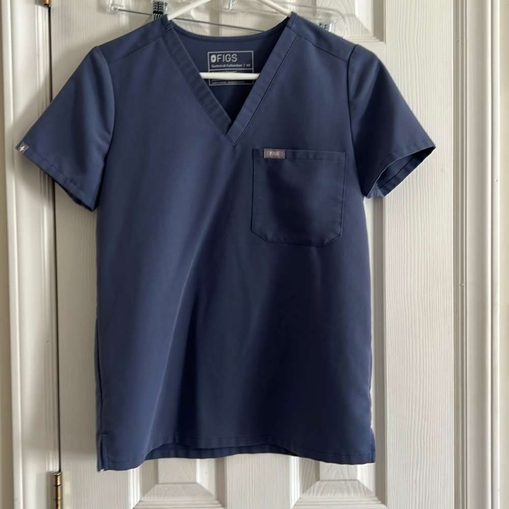 Figs Purple Medical Scrub Top V-Neck Short Sleeves